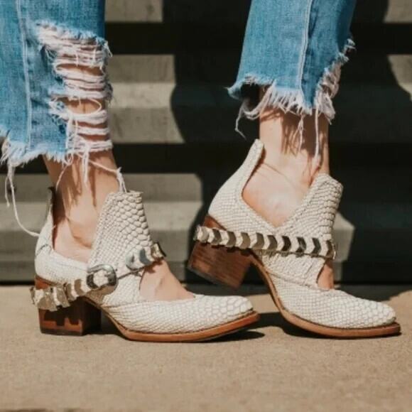 Freebird by Steven Ankle Boot Blade White Snake Embossed Leather Bootie Low 8 - Picture 1 of 12